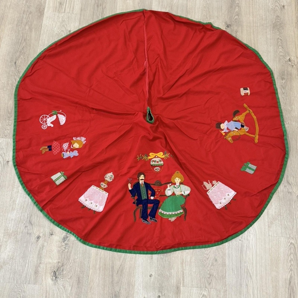 Vintage House of Hatten Christmas‎ Tree Skirt Red Green Applique Holiday Decor